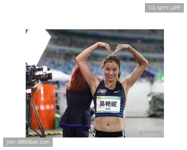 吴艳妮这生活也太反差了，球场上冷静得像机器人，下了场秒变买买买狂魔？