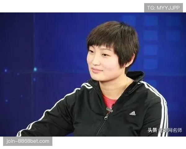 杨昊刚还在汗流浃背，出门坐那辆车我差点怀疑自己切错频道